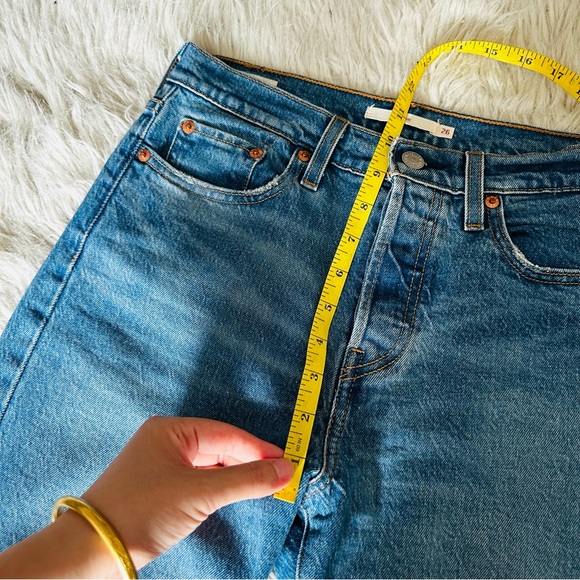 Levi's WEDGIE Premium Straight Leg High Rise Jeans - Size 26 - Picture 13 of 13